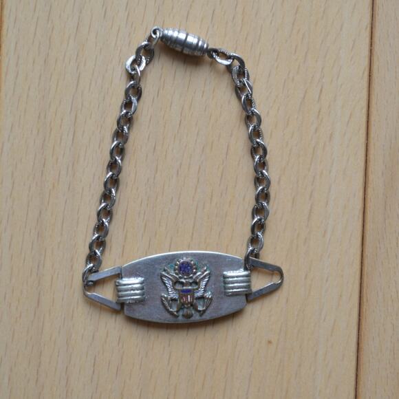 Original WWII US Army Sweetheart Souvenir Bracelet - Picture 1 of 3